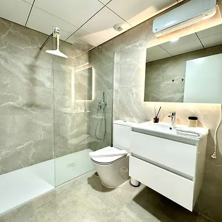 5 Iconic Apartman *