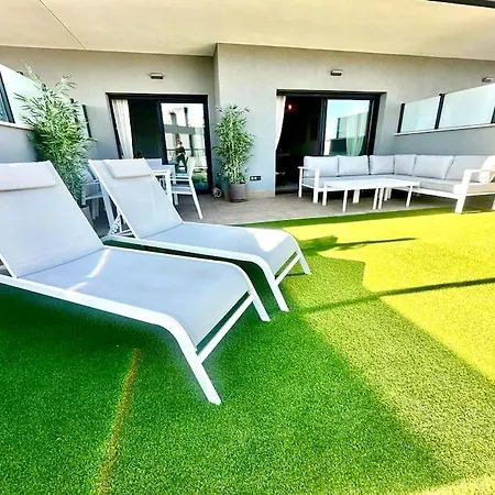 5 Iconic Apartman *