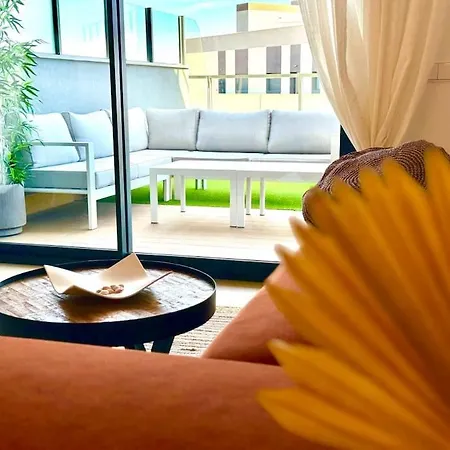 5 Iconic Apartman *