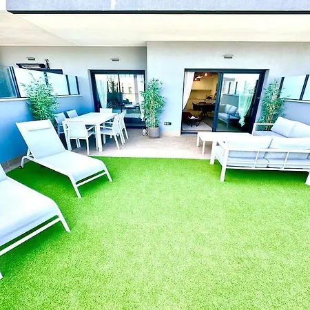 5 Iconic Apartman *